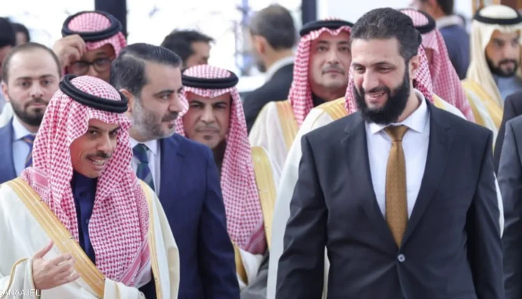 قائد الإدارة السورية الجديدة أحمد الشرع والشيباني مع وزير الخارجية السعودي فيصل بن فرحان والوفد المرافق له