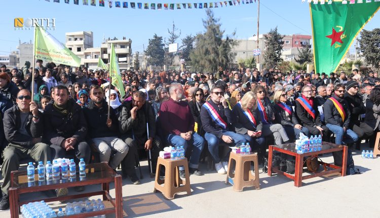 سكان كوباني يحتفلون بتحريرها من تنظيم "داعش" – نورث برس