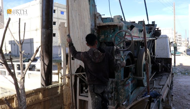 سكان في كوباني يلجؤون لحفر الآبار بعد انقطاع المياه من سد تشرين بفعل الهجمات التركية – نورث برس