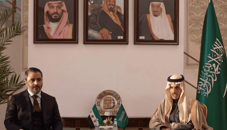 وزير الخارجية السعودي فيصل بن فرحان بن عبدالله ونظيره السوري أسعد الشيباني