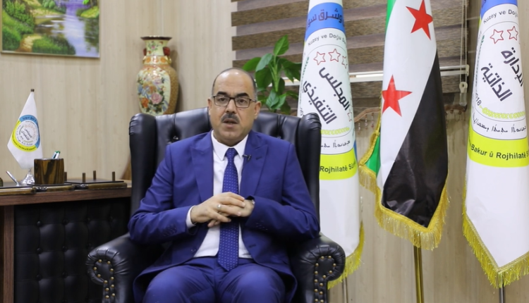 حسين عثمان الرئيس المشارك للمجلس التنفيذي في الإدارة الذاتية