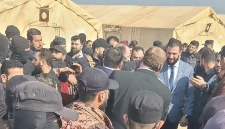 الشرع في مخيم للنازحين بريف إدلب - متداول