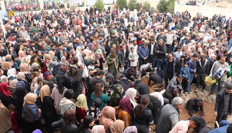 مئات السكان يشيعون جثامين 9 أشخاص في كوباني – نورث برس