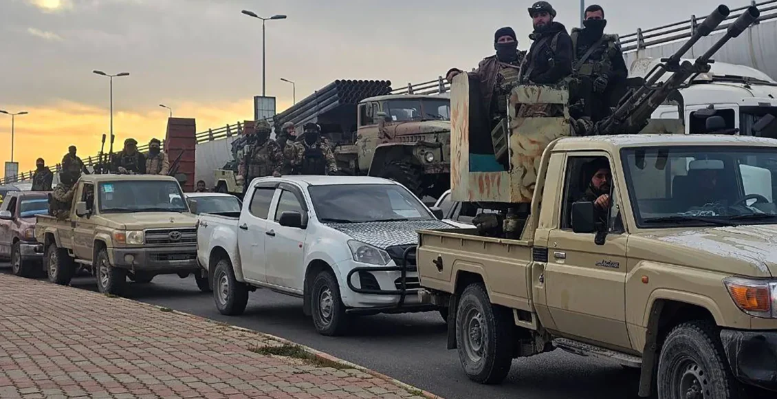 رتل للجيش السوري يتجه للحدود مع لبنان