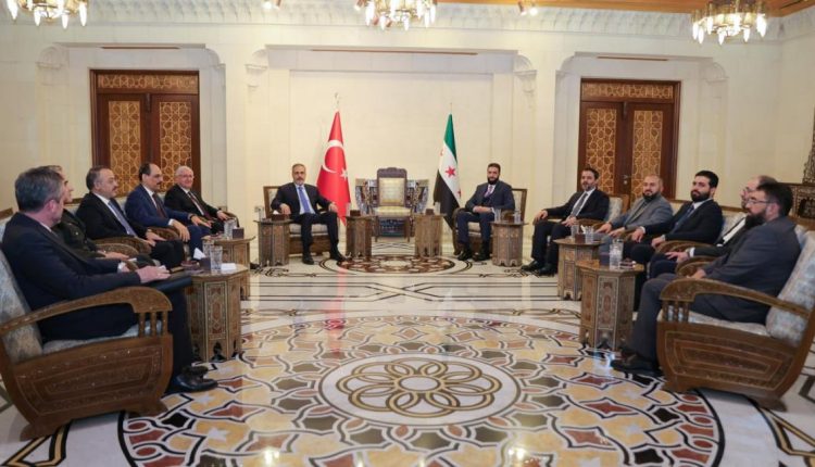 الرئيس السوري الانتقالي أحمد الشرع يستقبل وفداً تركياً رفيع المستوى برئاسة وزير الخارجية هاكان فيدان - سانا