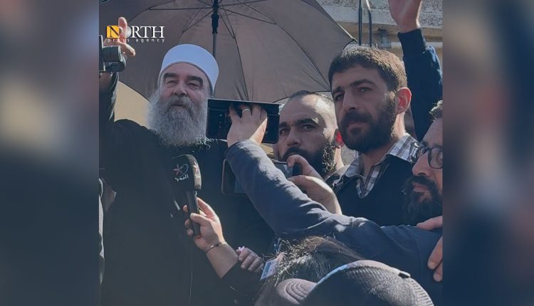 الهجري يستقبل وفوداً في دارة قنوات بالسويداء - نورث برس