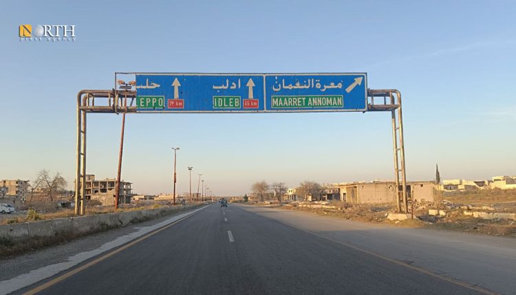 الطريق الدولي m5 قرب مدينة معرة النعمان جنوب إدلب - نورث برس