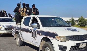 سيارات محملة بعناصر الأمن العام السوري