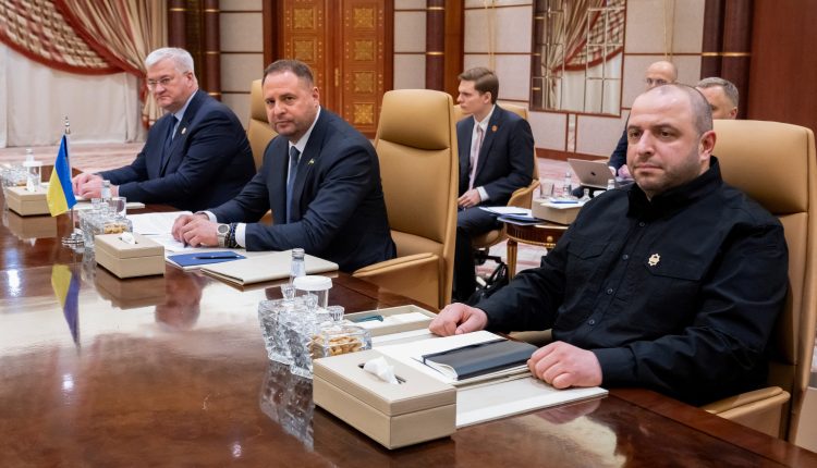 رستم أوميروف خلال محادثات سابقة في السعودية