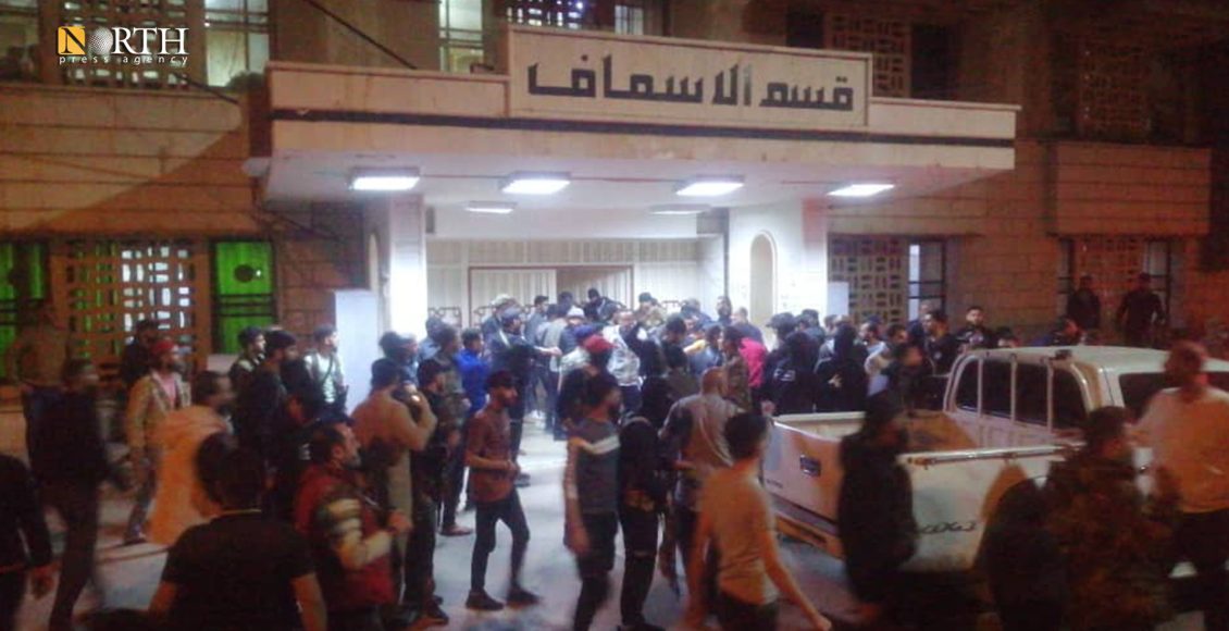 ازدحام أمام قسم الإسعاف بمشفى درعا الوطني نتيجة إسعاف مصابي القصف الإسرائيلي – نورث برس