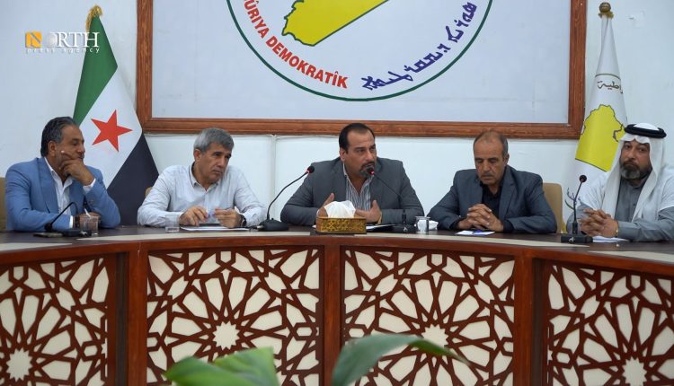 اجتماع ممثلين عن فعاليات مجتمعية في مقر "مسد" بالرقة - نورث برس