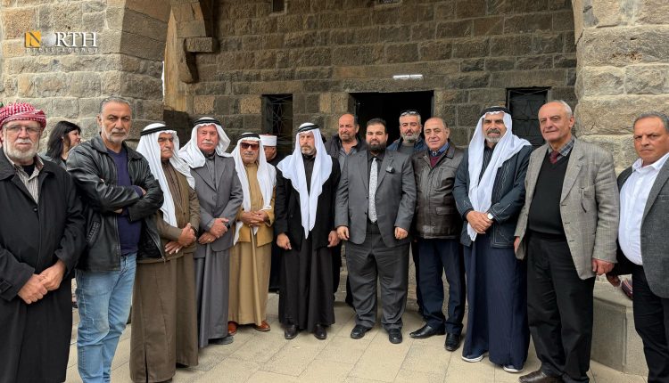 لقاء محافظ السويداء مصطفى البكور مع الأمير حسن الأطرش وعدد من الوجهاء – نورث برس