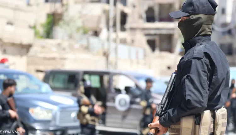 عنصر من الأمن العام السوري