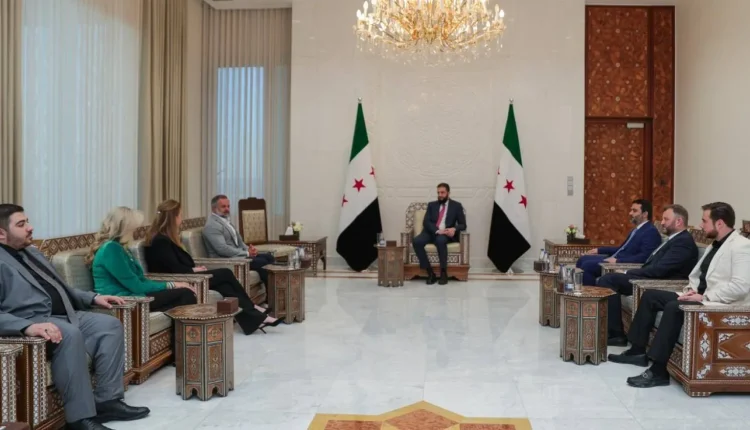 لقاء عضوا الكونغرس الأميركي مع الرئيس السوري للمرحلة الانتقالية أحمد الشرع
