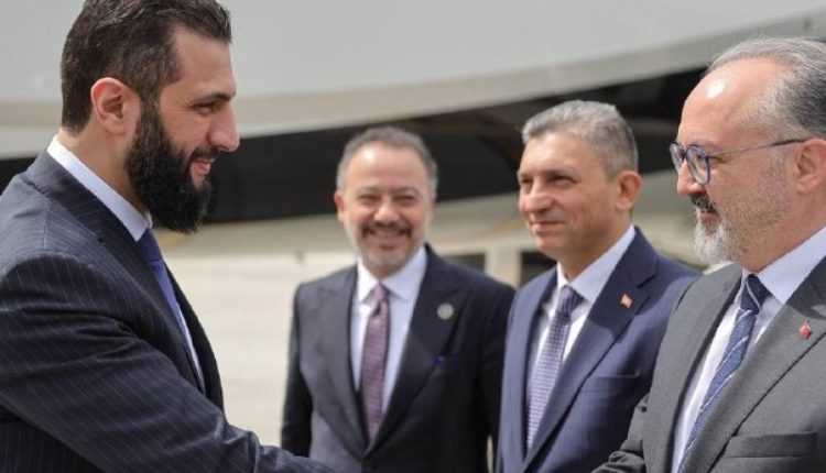 الرئيس السوري أحمد الشرع يصل إلى تركيا