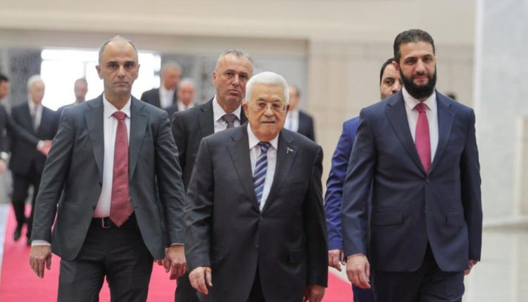 الرئيس السوري أحمد الشرع ونظيره الفلسطيني محمود عباس