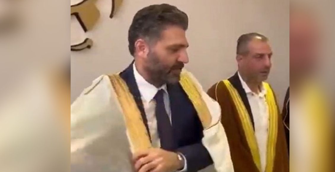 وزير الثقافة السوري محمد الصالح وشقيق الرئيس جمال الشرع في مضافة أحد رموز “الحرس الثوري الإيراني” في سوريا