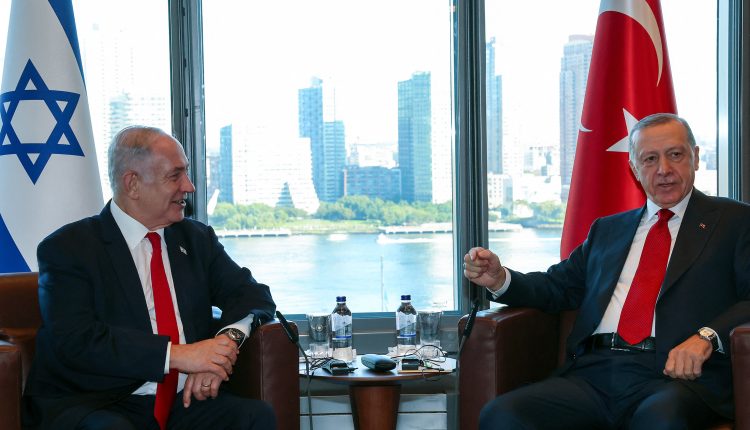 الرئيس التركي رجب طيب أردوغان ورئيس الحكومة الإسرائيلية بنيامين نتنياهو
