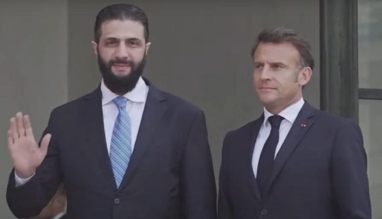 الرئيس الفرنسي إيمانويل ماكرون ونظيره السوري أحمد الشرع