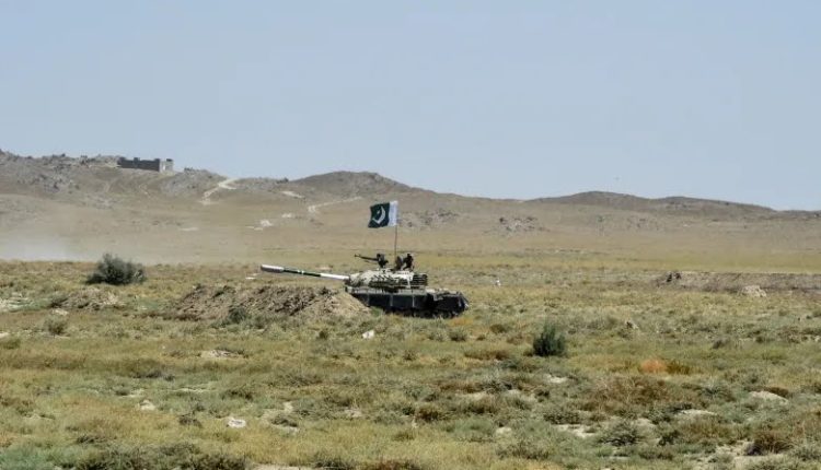 دبابة تابعة للجيش الباكستاني