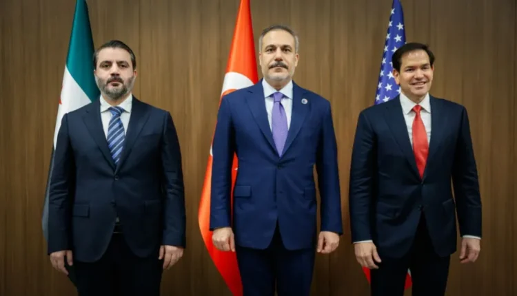 لقاء وزير الخارجية السوري ونظيريه الأميركي والتركي في مدينة أنطاليا