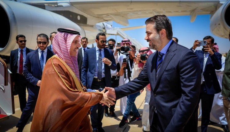 وصل وزير الخارجية السعودي إلى العاصمة السورية دمشق