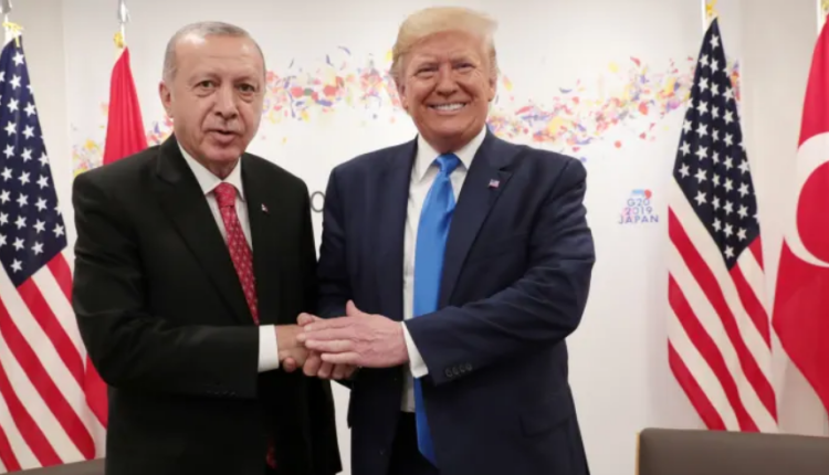 الرئيس التركي رجب طيب أردوغان مع الرئيس الأميركي دونالد ترامب – رويترز