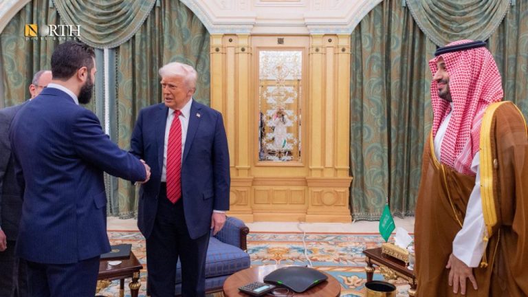 الرئيس الأميركي دونالد ترامب ونظيره السوري أحمد الشرع