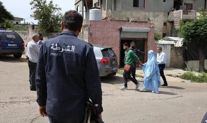 ظهور الفتاة بنقاب بعد أسبوعين من "اختفائها" في القرية التي اختفت منها بريف حمص _ متداول