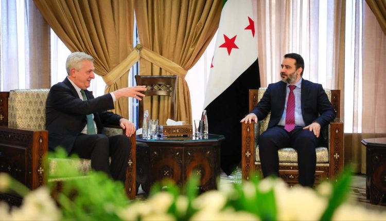 وزير الخارجية السوري أسعد الشيباني ومفوض المفوضية السامية للأمم المتحدة لشؤون اللاجئين فيليبو غراندي