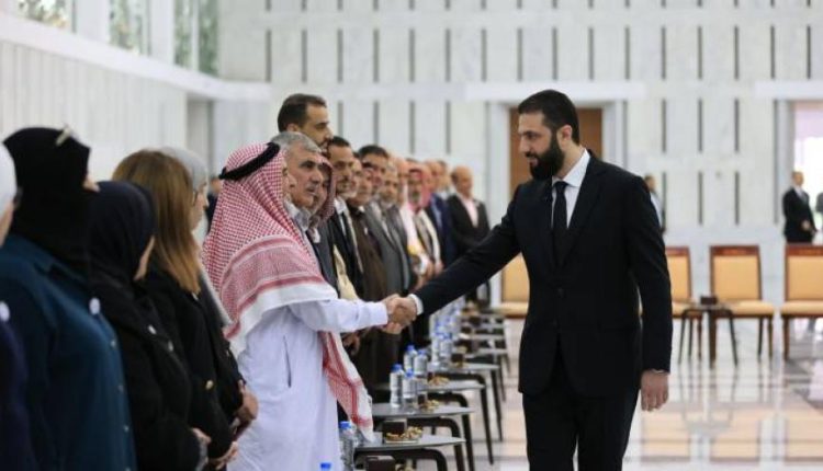 الرئيس أحمد الشرع مع وجهاء وأعيان من محافظة القنيطرة والجولان