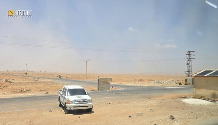 حاجز المسمية على قطع طريق دمشق–السويداء/ نورث برس