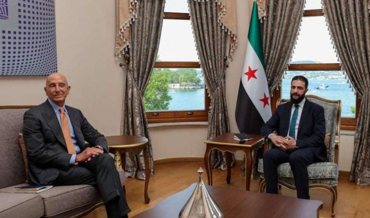 الرئيس السوري أحمد الشرع والمبعوث الأميركي إلى سوريا توم باراك