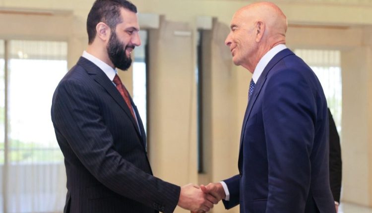 الرئيس السوري أحمد الشرع والمبعوث الأميركي الخاص إلى سوريا توماس باراك
