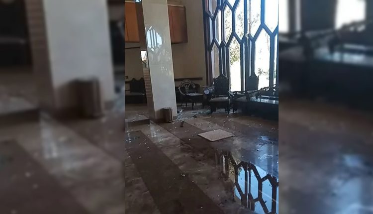آثارا دار الأوبرا بدمشق جراء قصف إسرائيلي على مبنى الأركان العامة بدمشق