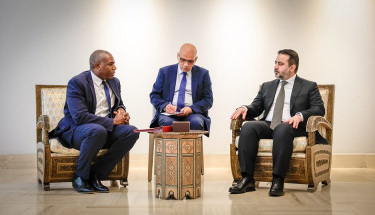 وزير الخارجية السورية أسعد الشيباني ونظيره البريطاني ديفيد لامي