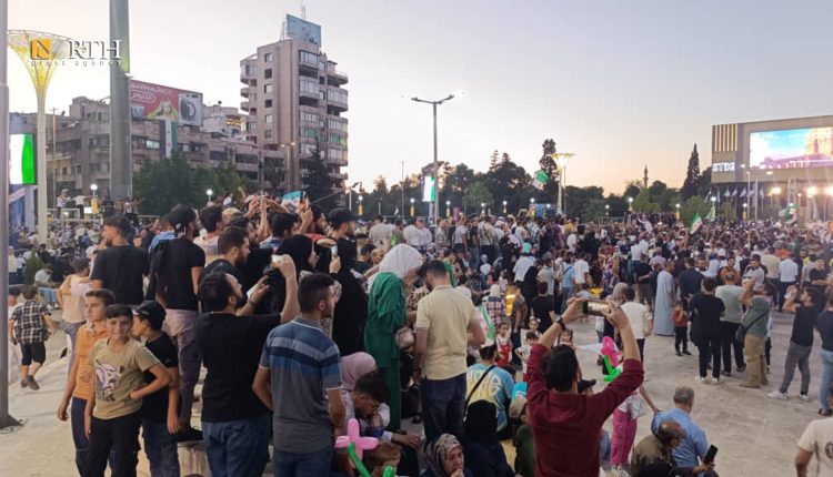 المئات في حلب يحتفلون بانتهاء ترميم ساحة سعد الله الجابري