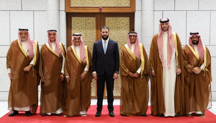 الشرع يلتقي بوفد اقتصادي سعودي بدمشق