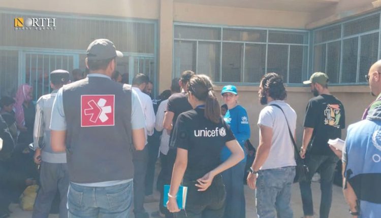 وفد من الأمم المتحدة يزور مراكز إيواء ببلدة بصرى الحرير بريف درعا – نورث برس