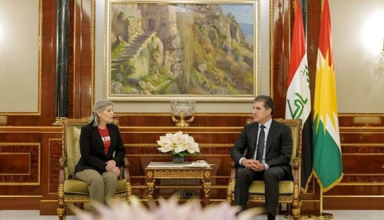 رئيس إقليم كردستان نيجيرفان بارزاني والسيناتور الجمهوري جوني كاي إيرنست