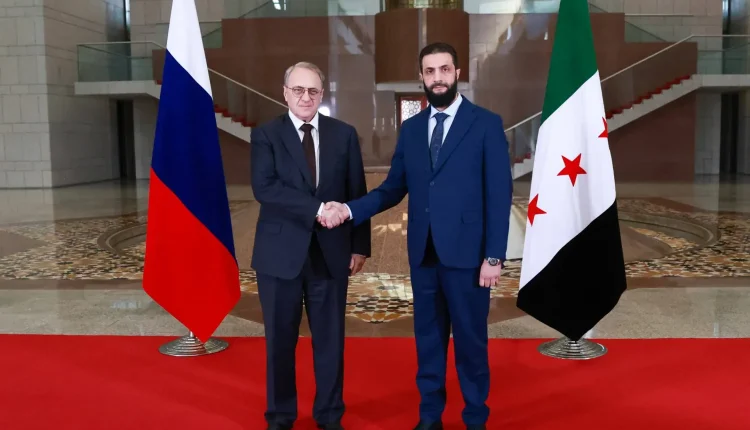 الرئيس السوري أحمد الشرع مع نائب وزير الخارجية الروسي ميخائيل بوغدانوف في دمشق