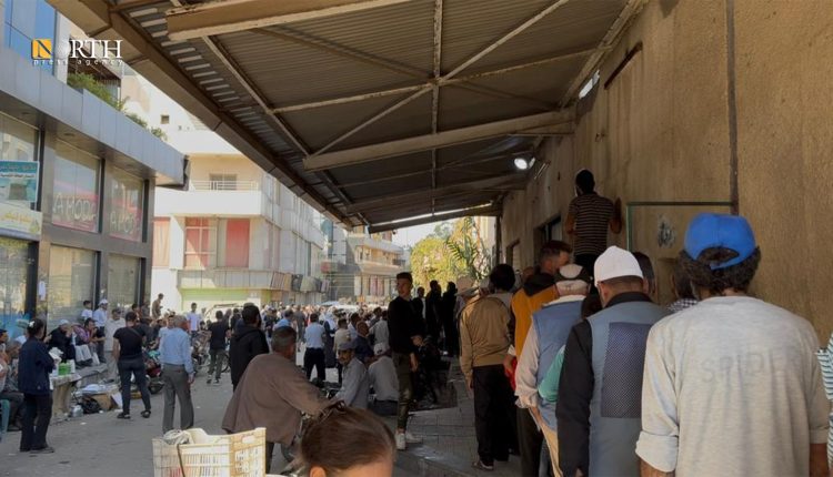 ازدحام شديد على فرن السويداء نتيجة نقص مادة الطحين- أرشيفية/ نورث برس