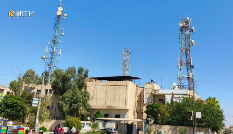 مركز البريد في شارع الوادي وسط مدينة دير الزور