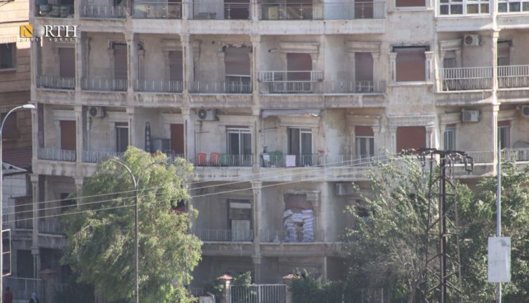 تحصينات لقوات حكومية في محيط الأحياء الكردية بمدينة حلب - نورث برس