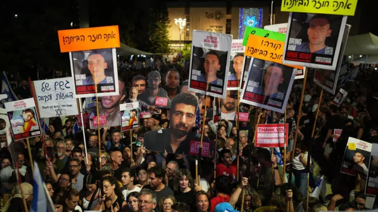 تجميع في إسرائيل للمطالبة بالإفراج عن الرهائن - أسوشيتد برس