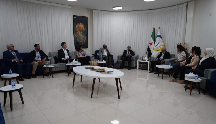 وفد من دولة جنوب أفريقيا في مقر دائرة العلاقات الخارجية للإدارة الذاتية في مدينة القامشلي - دائرة العلاقات الخارجية