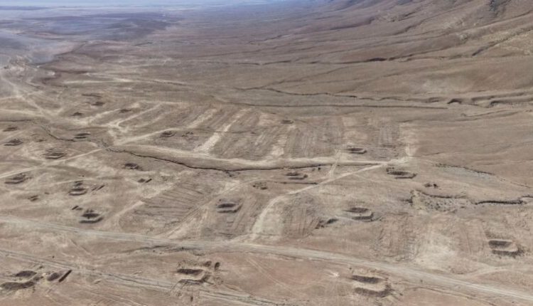 صور جوية لمقبرة جماعية في صحراء منطقة الضمير في ريف دمشق - روتيرز