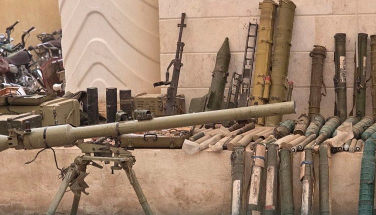 الأسلحة والصواريخ التي تم ضبطها في البوكمال بدير الزور