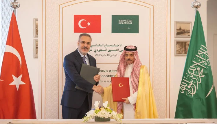 الأمير فيصل بن فرحان وهاكان فيدان (الخارجية السعودية)