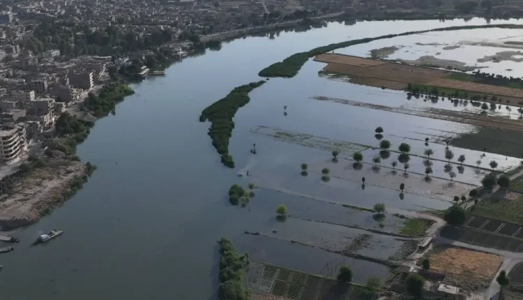 صورة جوية لفيضان نهر الفرات بدير الزور